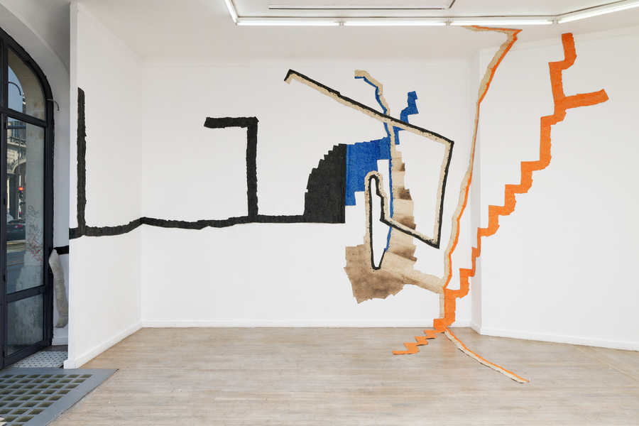 A Vallauris, 13 rue des Tours, escalier,murs, palier, huisserie