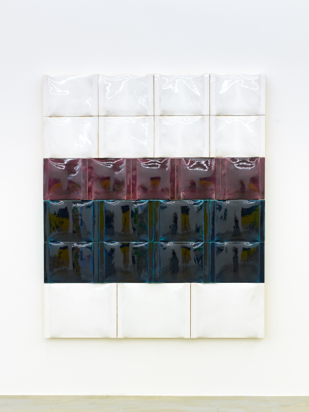 Ɔ 192 160 8 white red blue white