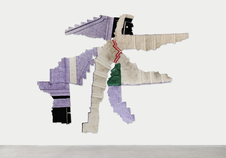 A Colmar, annexe de l’Espace Malraux, escaliers, murs, paliers, tableau, sol, huisserie