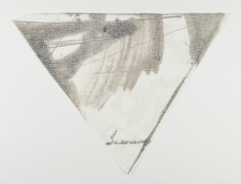 Gaze découpée et peinte