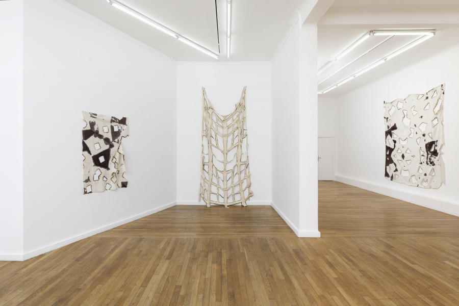 Visuel Exposition Patrick Saytour de fil blanc 