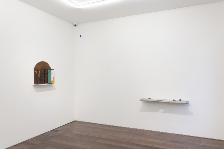 Installation-view-Wilfrid-Almendra-Lilac-dust-and-poppy-Ceysson&Bénétière-New-York-2024-©Adam-Reich-courtesy-C&B(1)