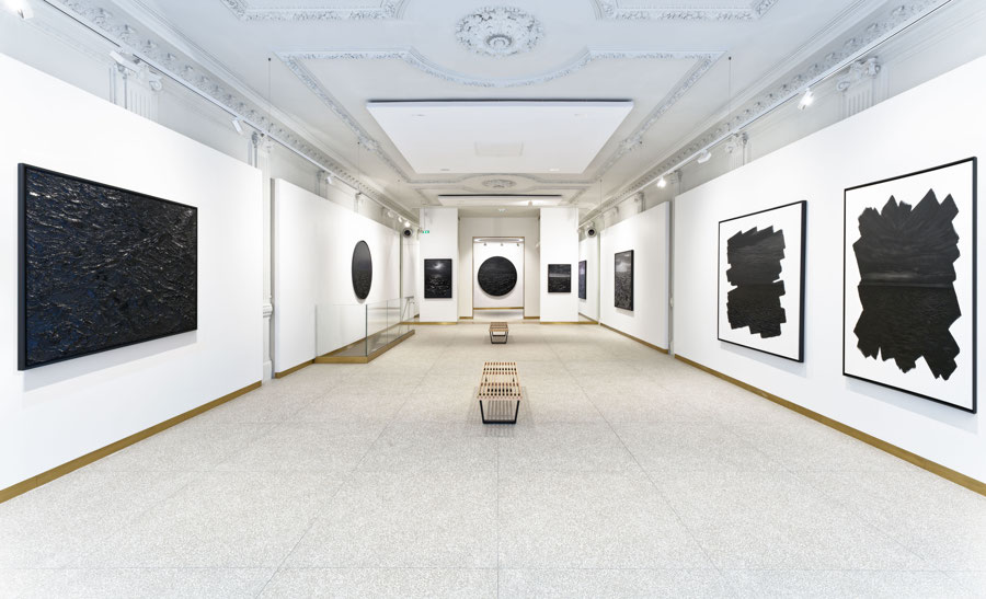 Bao Vuong Lyon, exhibition "Between Shadow and Light: Infinity"