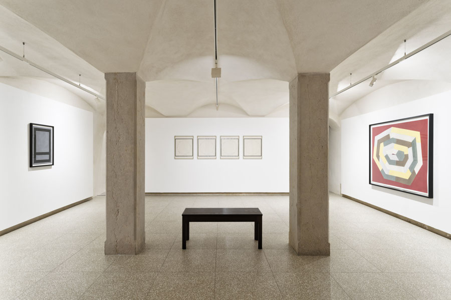 LY 32 Exhibition view 3